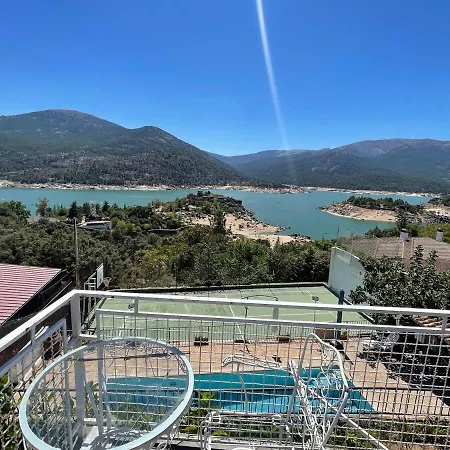 Con Piscina, Jacuzzi Y Basket Junto Al De El Burguillo Villa