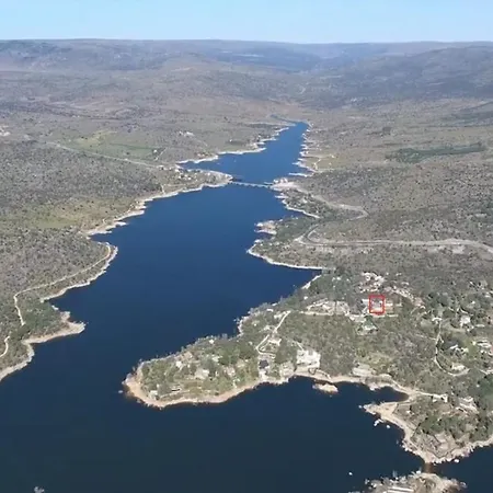 Con Piscina, Jacuzzi Y Basket Junto Al De El Burguillo Villa
